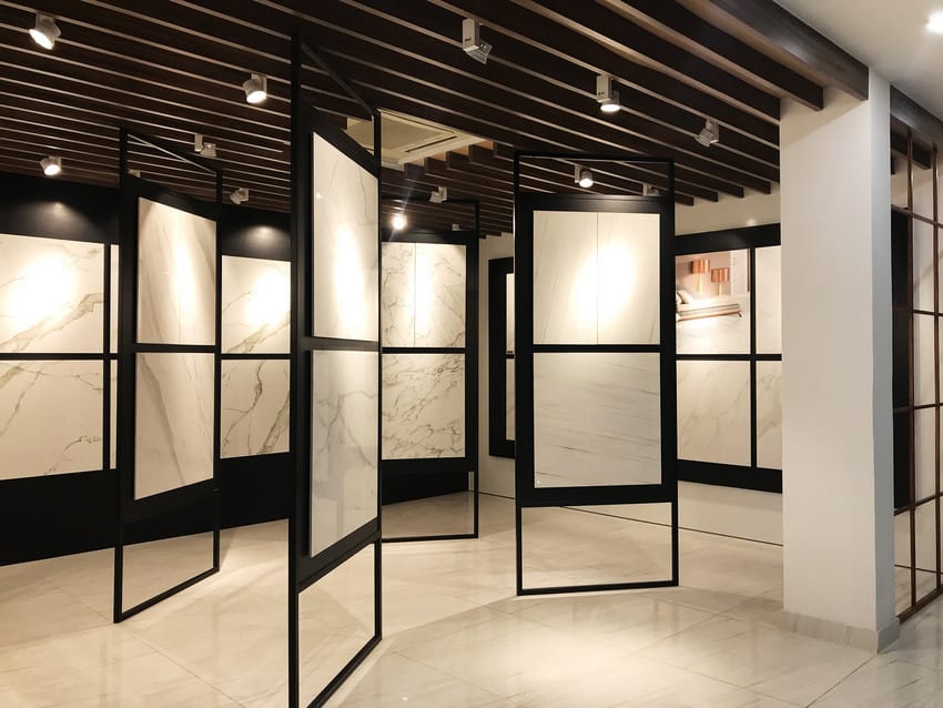 Hình ảnh thi công thực tế showroom gạch ốp lát