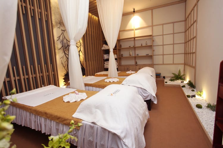 Phòng massage bầu