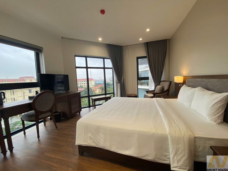 Thiết kế tối giản nhưng đầy đủ tiện nghi, mang đến trải nghiệm lưu trú thoải mái và gần gũi.