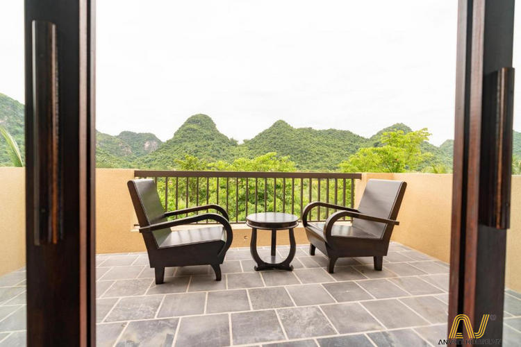 Gỗ tự nhiên kết hợp ánh sáng dịu nhẹ tạo nên dấu ấn Vintage ngay từ cái nhìn đầu tiên